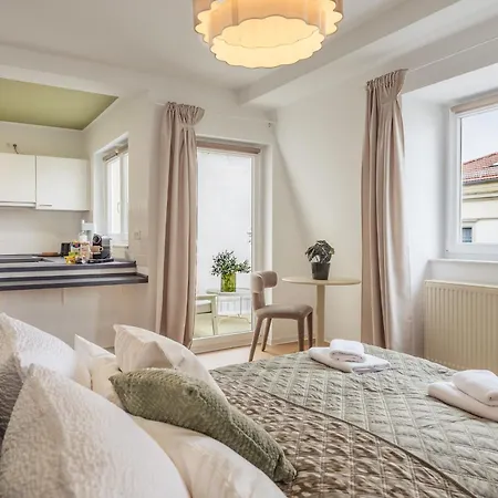 Apartman Auszeit Im Loft I Inkl Parkplatz I Balkon I 49 Qm I 3 Min Zur Elbe I 1 Schlafzimmer I Laubegast Drezda