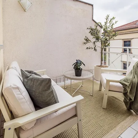 Apartman Auszeit Im Loft I Inkl Parkplatz I Balkon I 49 Qm I 3 Min Zur Elbe I 1 Schlafzimmer I Laubegast